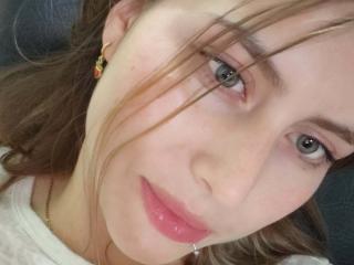 Prikaži popoln profil modela DulceRousse