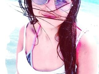 Prikaži popoln profil modela LeonoreElly