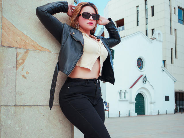 SaraWestt - Live porn &amp; sex cam - 28817765