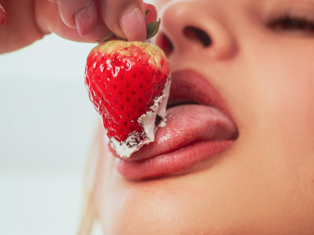 SaraWestt - Live sexe cam - 28817783