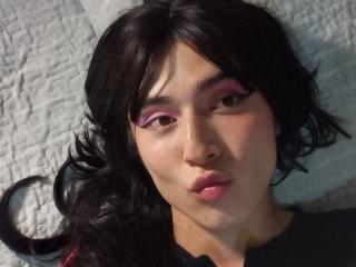 Prikaži popoln profil modela EllieCherry