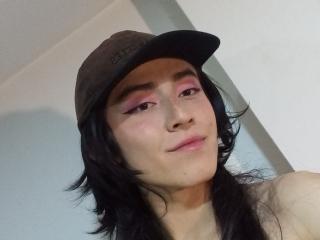 Prikaži popoln profil modela EllieCherry