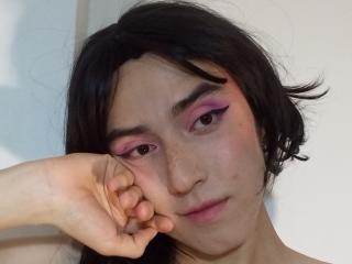 Prikaži popoln profil modela EllieCherry