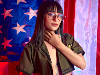 Prikaži popoln profil modela TatsumiLee