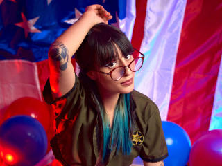 Prikaži popoln profil modela TatsumiLee