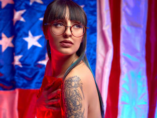 Prikaži popoln profil modela TatsumiLee