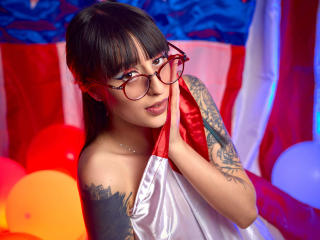 Prikaži popoln profil modela TatsumiLee