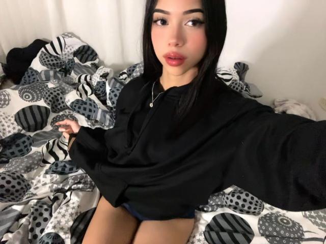 LiaBlom - Live porn &amp; sex cam - 28819475