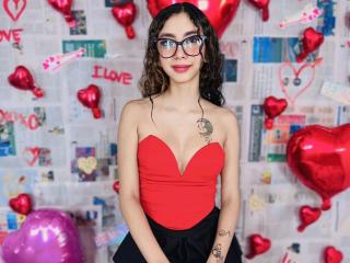 Prikaži popoln profil modela HotAndWildy