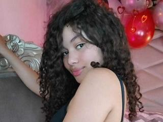 Prikaži popoln profil modela LoreneCurly