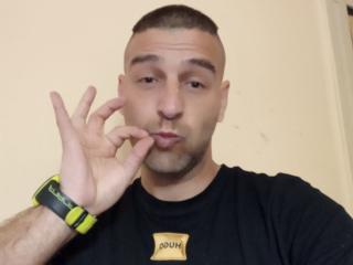 Prikaži popoln profil modela BiHotBoy