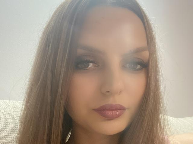 DouceAmelia - Live sex cam - 28821716