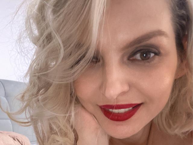 DouceAmelia - Live sex cam - 28821731