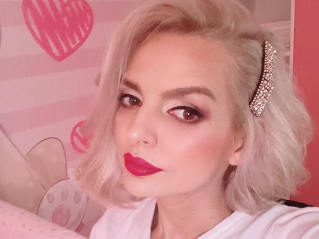 DouceAmelia - Live sex cam - 28821740