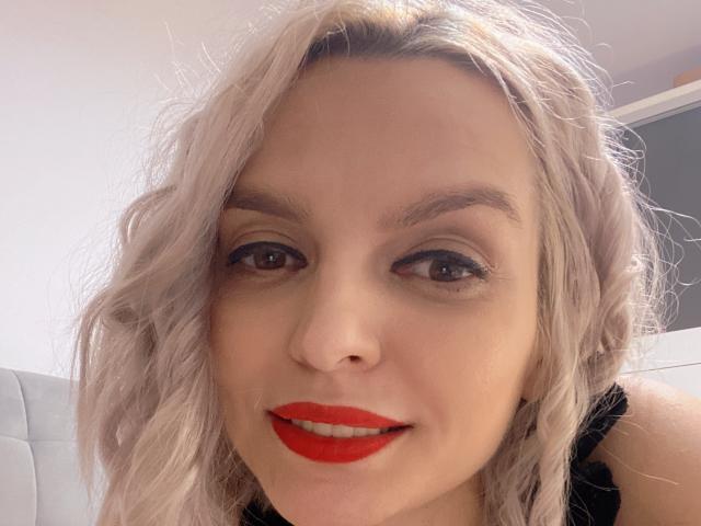 DouceAmelia - Live sex cam - 28821749