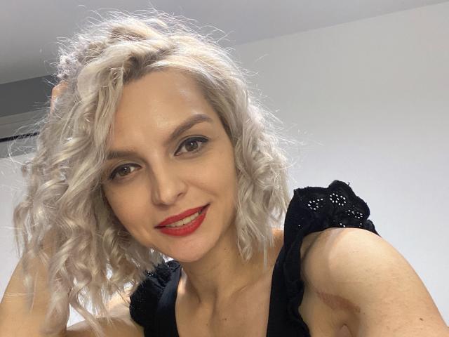 DouceAmelia - Live sex cam - 28821752