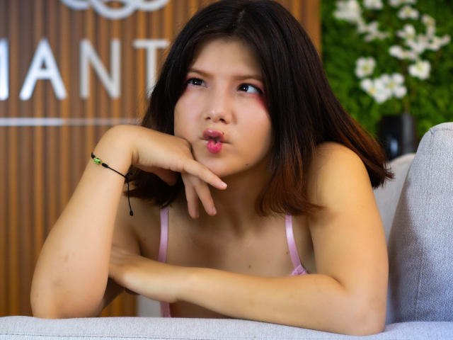 MiaBellee - Live porn &amp; sex cam - 28821872