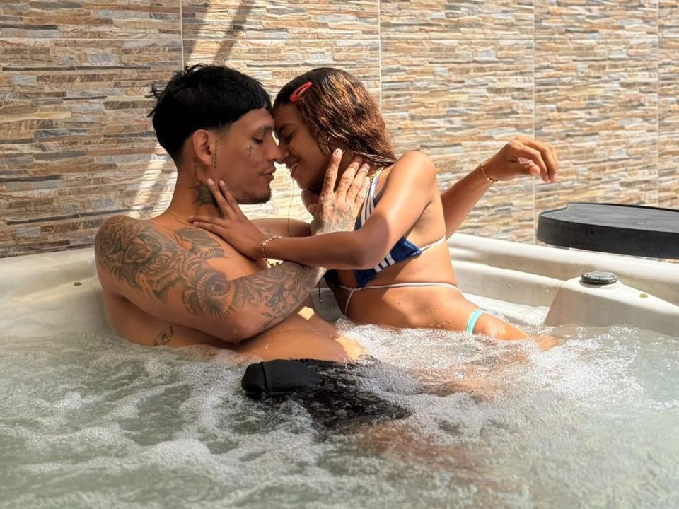 UncontrollableFire - Sexe cam en vivo - 28824869