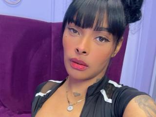 Vedere il profilo completo di EmmaEbony