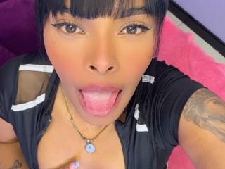 Vedere il profilo completo di EmmaEbony