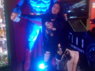 Xem hồ sơ đầy đủ của ArianithaXox