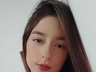 Xem hồ sơ đầy đủ của ElyraBloom