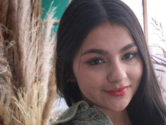 AlessiaFerry - Live sexe cam - 28838456