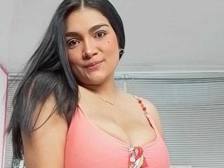 Xem hồ sơ đầy đủ của LyraaBlack