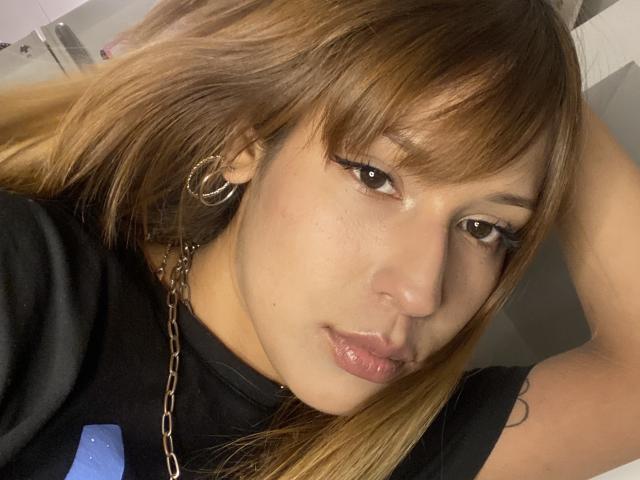 KiaraHernandezX - Live sexe cam - 28844798