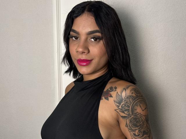 CloeeMilano - Live sex cam - 28848437