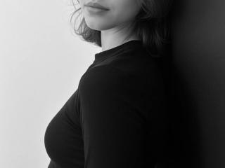 Ver a ficha detalhada de LariElla