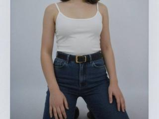 Ver a ficha detalhada de LariElla