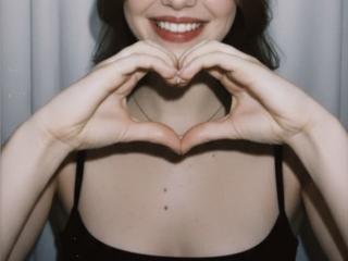 Ver a ficha detalhada de LariElla