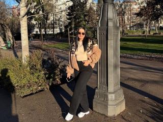 Ver a ficha detalhada de IsabellaJames