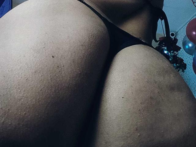 DanniWest - Live Sex Cam - 28855301