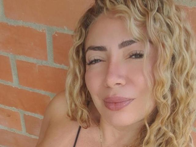 NaniDelapava - Live sex cam - 28857920