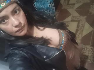 Xem hồ sơ đầy đủ của ArianithaXox