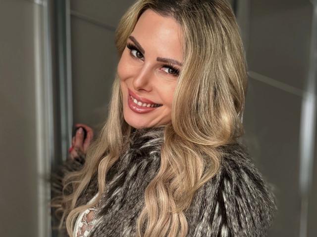 XANIA-WET - Live Sex Cam - 28859090