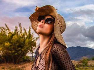 Xem hồ sơ đầy đủ của TaniaSandersX