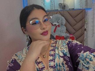 Xem hồ sơ đầy đủ của HelueJamil