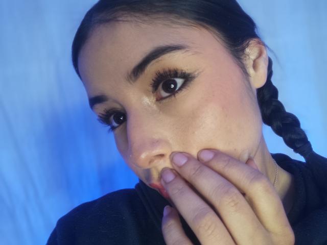 EmilyVv - Live sex cam - 28865159