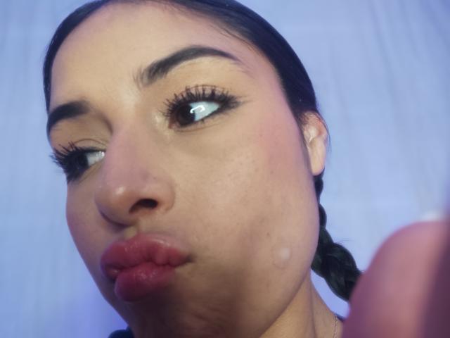 EmilyVv - Sexe cam en vivo - 28865228