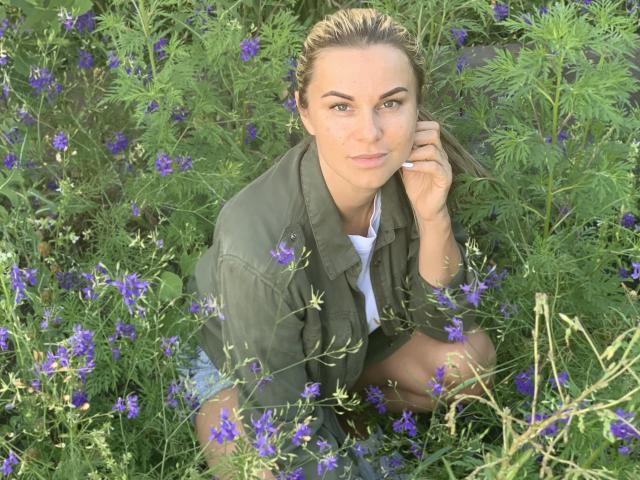 BelleLisaG - Live sexe cam - 28866971