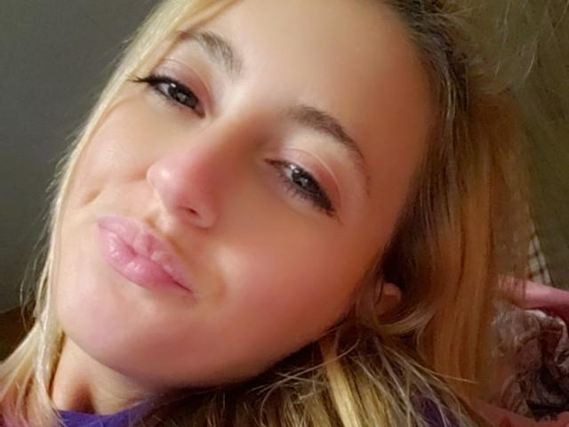 Lexxxi4 - Live sex cam - 28869584