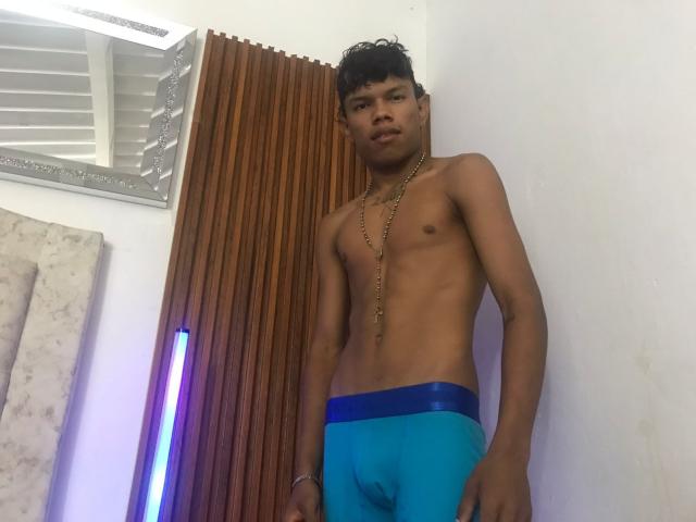 JuanmHata - Live sex cam - 28880696