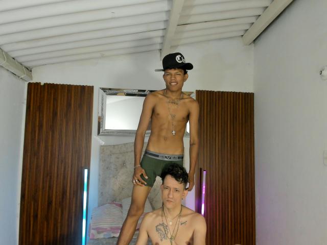 JuanAndLuke - Live sex cam - 28880738