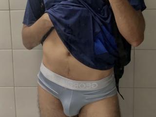 Se dtaljerede oplysninger for NicholasFinn