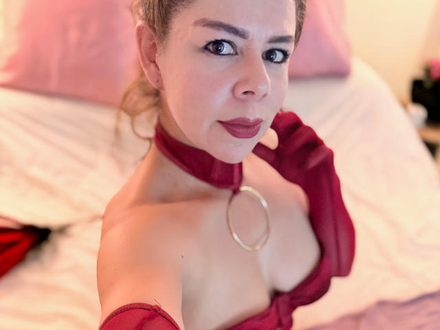 EmiliaMilf - Live porn &amp; sex cam - 28882694
