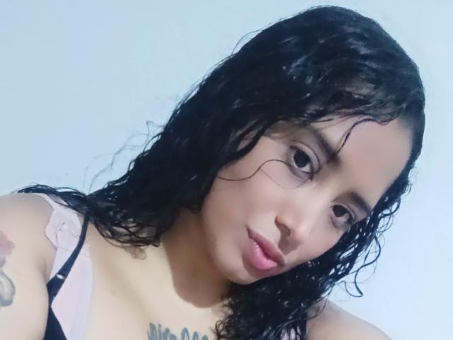 MariaCatalina - Live Sex Cam - 28884458