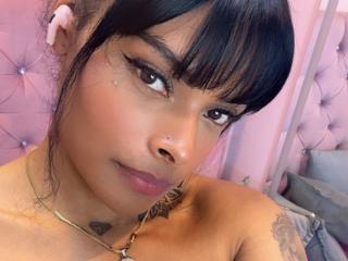 Ver la ficha detallada de EmmaEbony